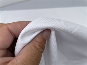 Skjorte poplin - flot kvalitet, damaskvævet med fletmønster i optisk hvid